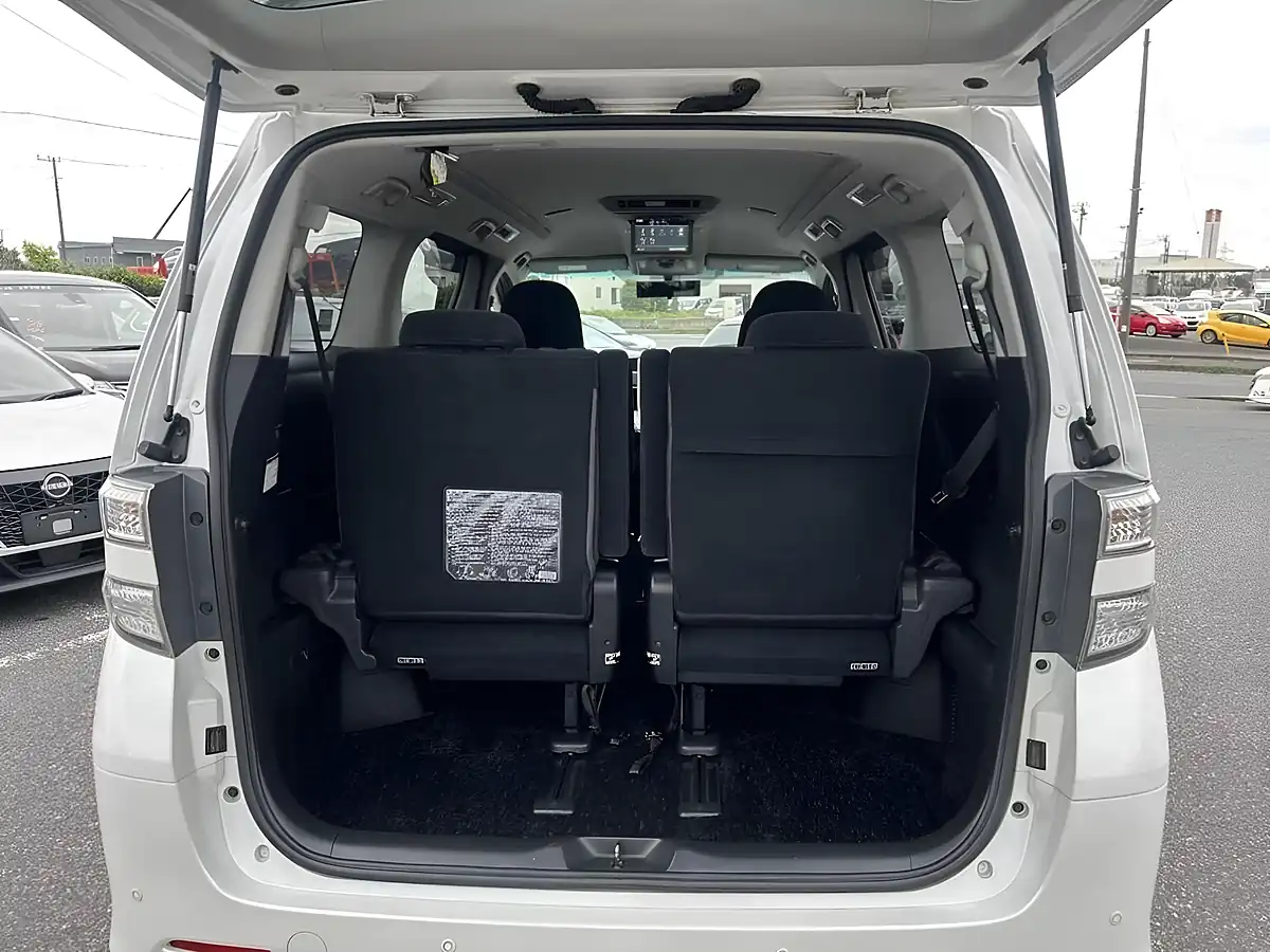 Used 2008 Toyota Vellfire Z (7 Seater) White - Interior and Exterior details 12