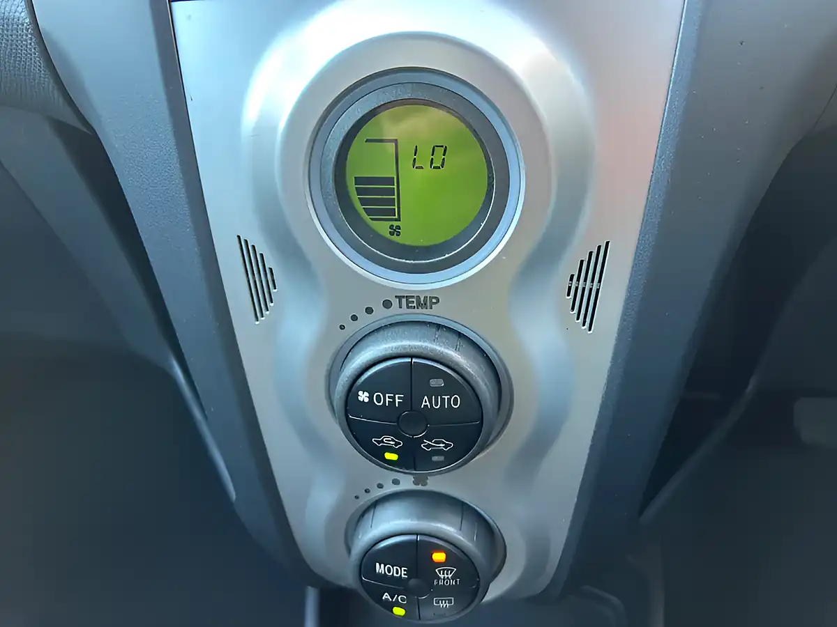 Used 2008 Toyota Yaris Spirit Blue - Interior and Exterior details 15