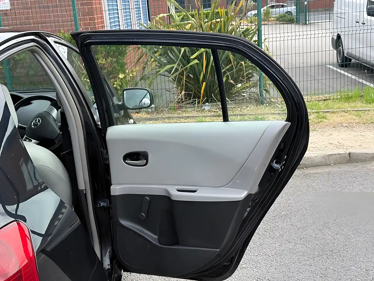 Used 2008 Toyota Yaris Sr Black - Interior and Exterior details 12