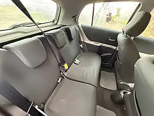 Used 2008 Toyota Yaris T3 Silver - Interior and Exterior details 15