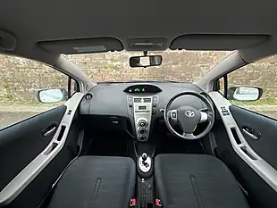 Used 2008 Toyota Yaris T3 Silver - Interior and Exterior details 17