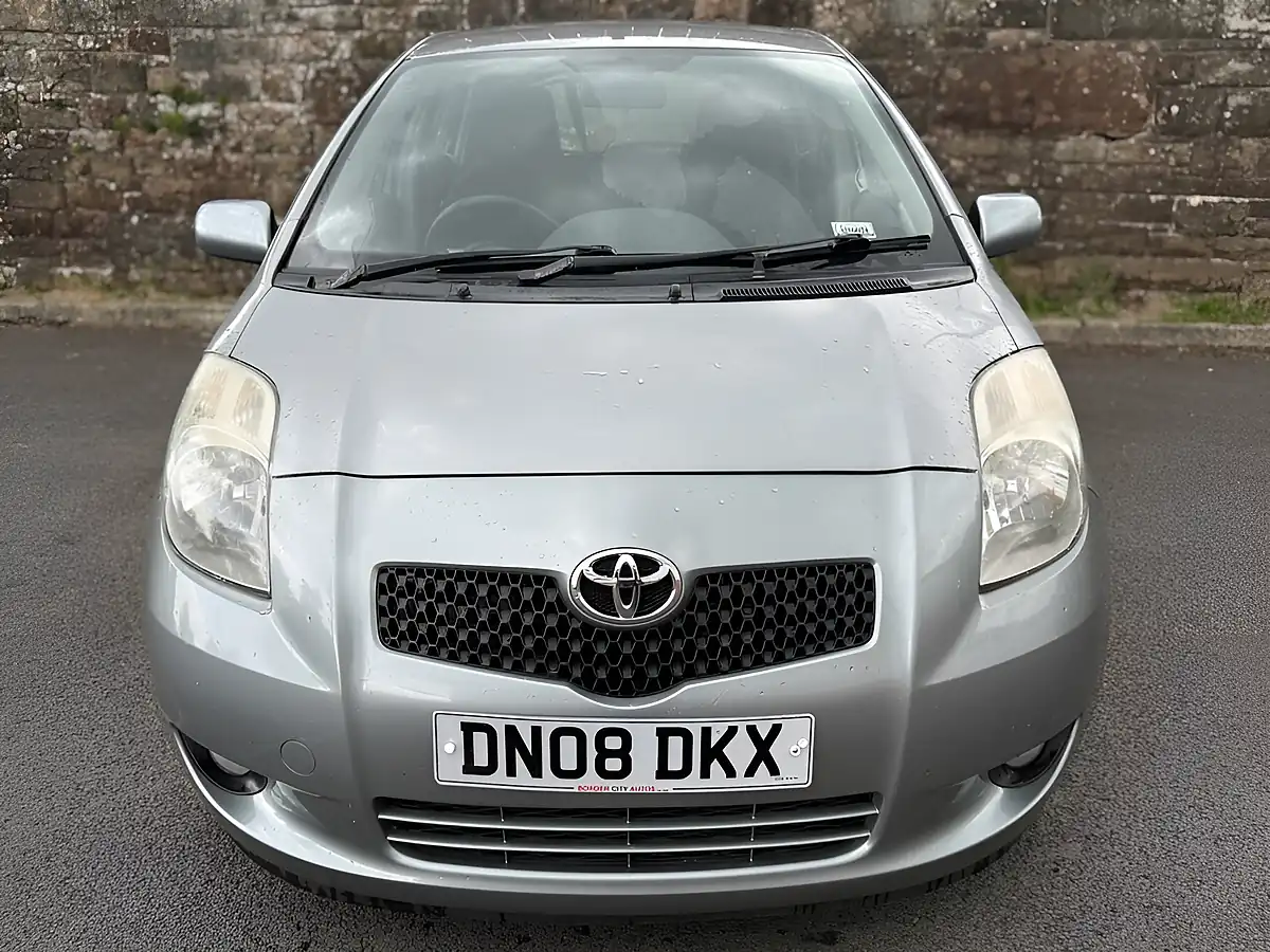 Used 2008 Toyota Yaris T3 Silver - Interior and Exterior details 2