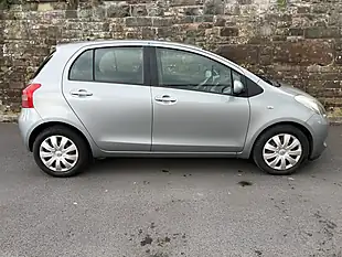 Used 2008 Toyota Yaris T3 Silver - Interior and Exterior details 4