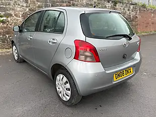 Used 2008 Toyota Yaris T3 Silver - Interior and Exterior details 9