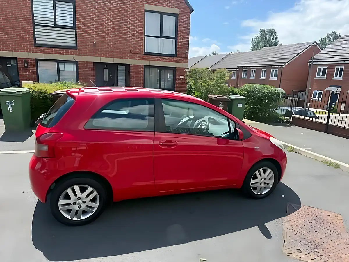 Used 2008 Toyota Yaris Tr - Interior and Exterior details 7