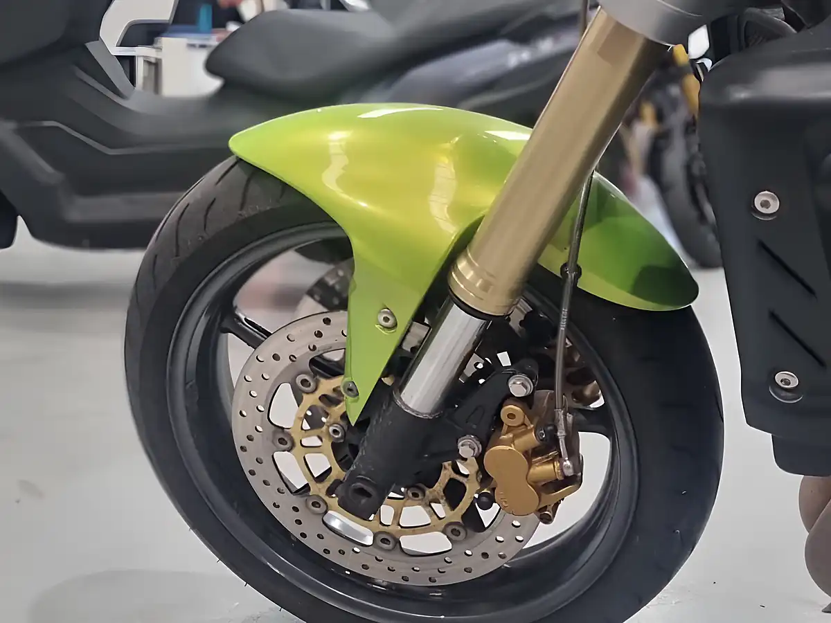 Used 2008 Triumph Street Triple Green - Interior and Exterior details 5