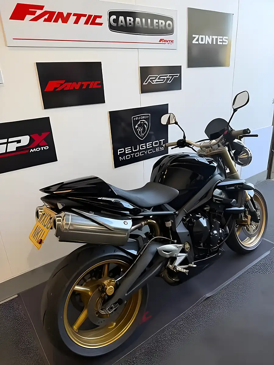 Used 2008 Triumph Street Triple - Interior and Exterior details 7