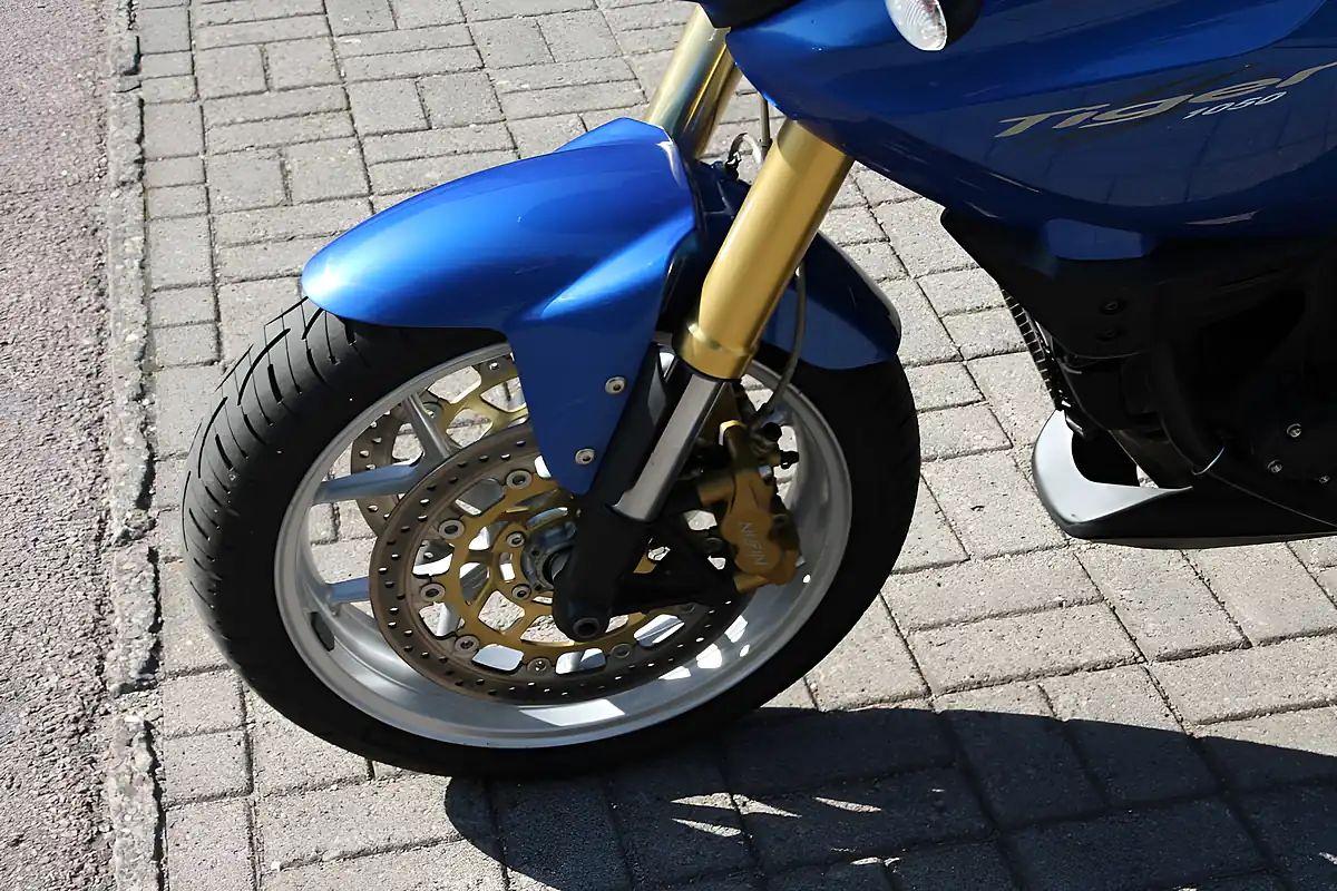 Used 2008 Triumph Tiger 1050 Blue - Interior and Exterior details 17