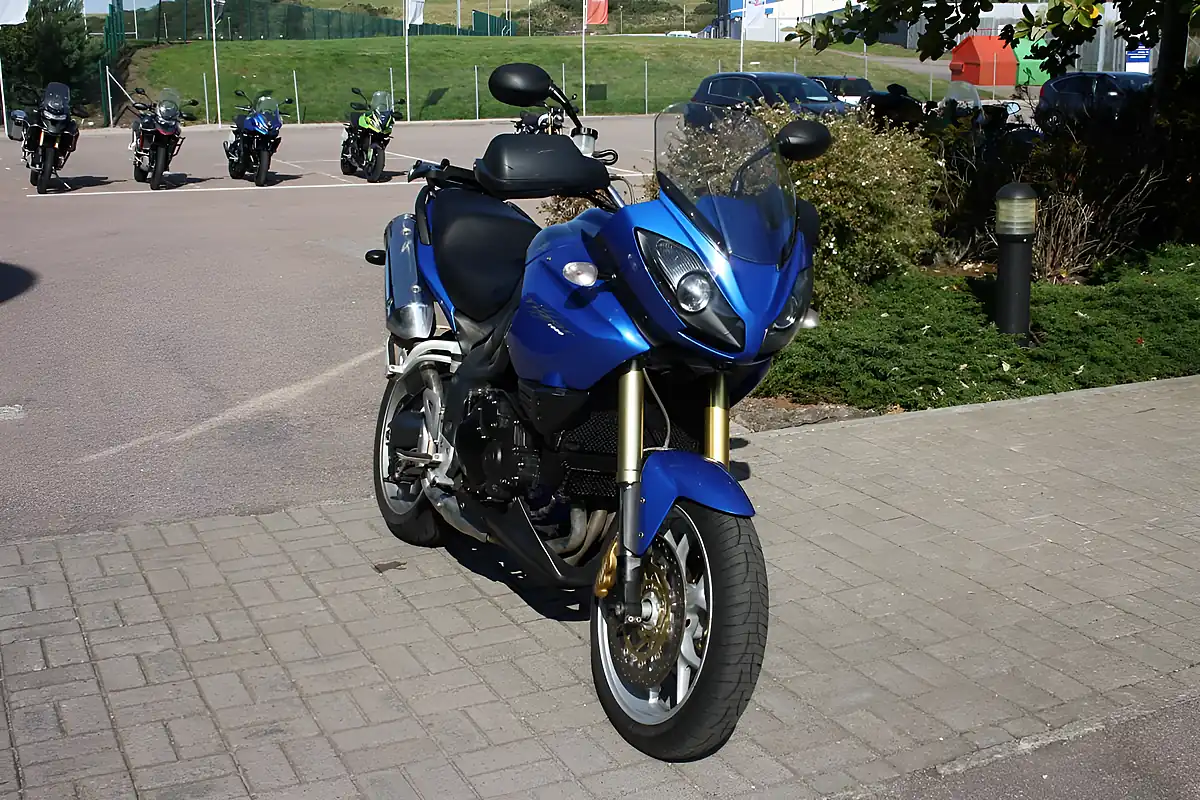 Used 2008 Triumph Tiger 1050 Blue - Interior and Exterior details 4