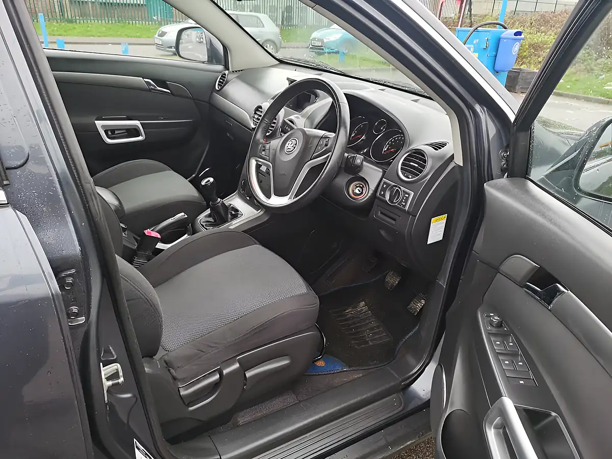Used 2008 Vauxhall Antara Blue - Interior and Exterior details 8
