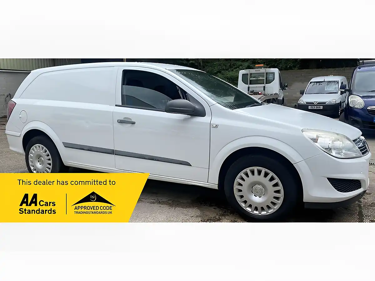 Used 2008 Vauxhall Astra Club White - Front View