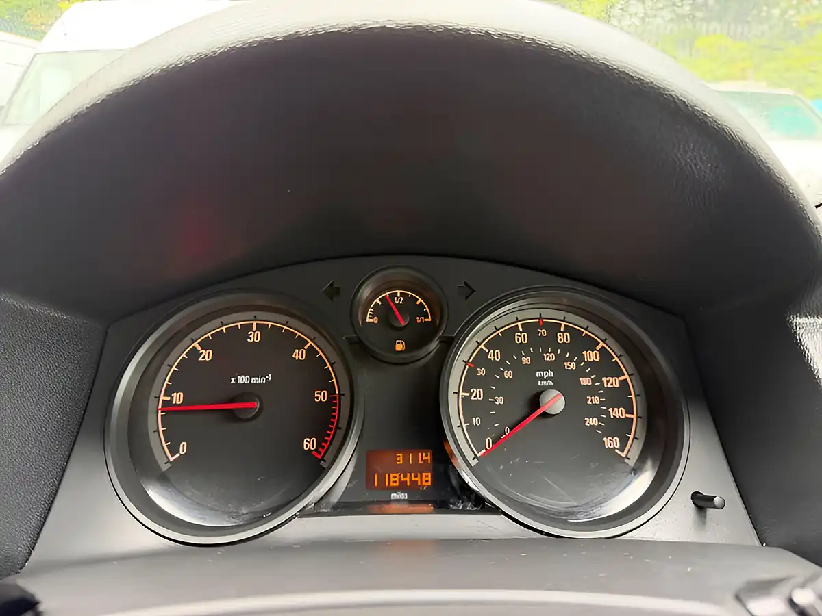 Used 2008 Vauxhall Astra Club White - Interior and Exterior details 16