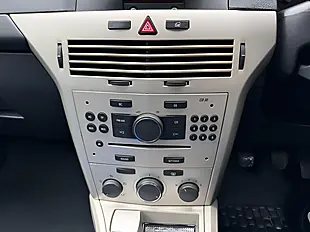 Used 2008 Vauxhall Astra Club White - Interior and Exterior details 19