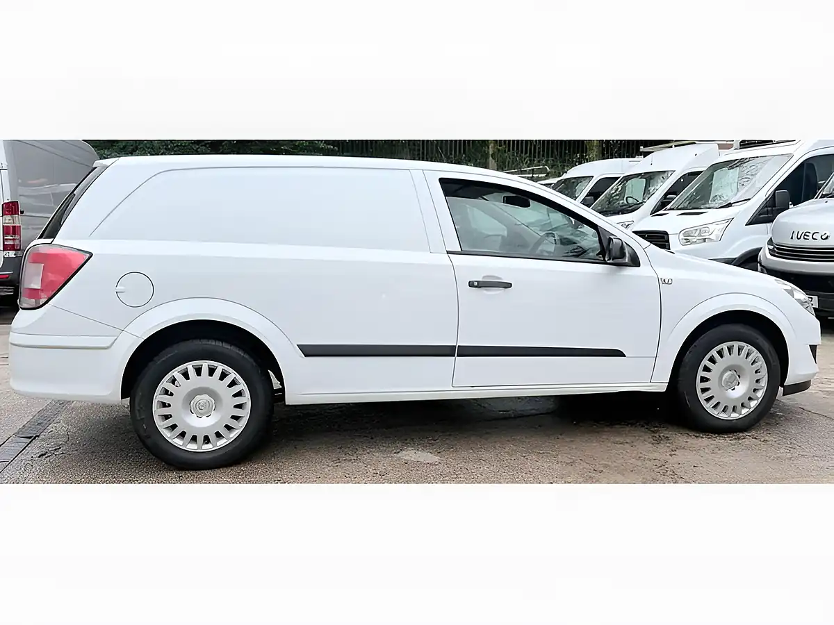 Used 2008 Vauxhall Astra Club White - Interior and Exterior details 20