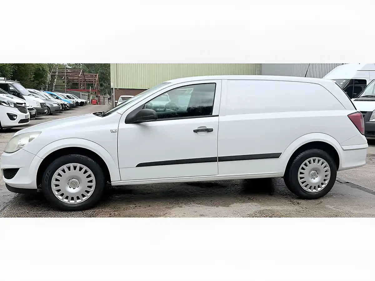 Used 2008 Vauxhall Astra Club White - Interior and Exterior details 5