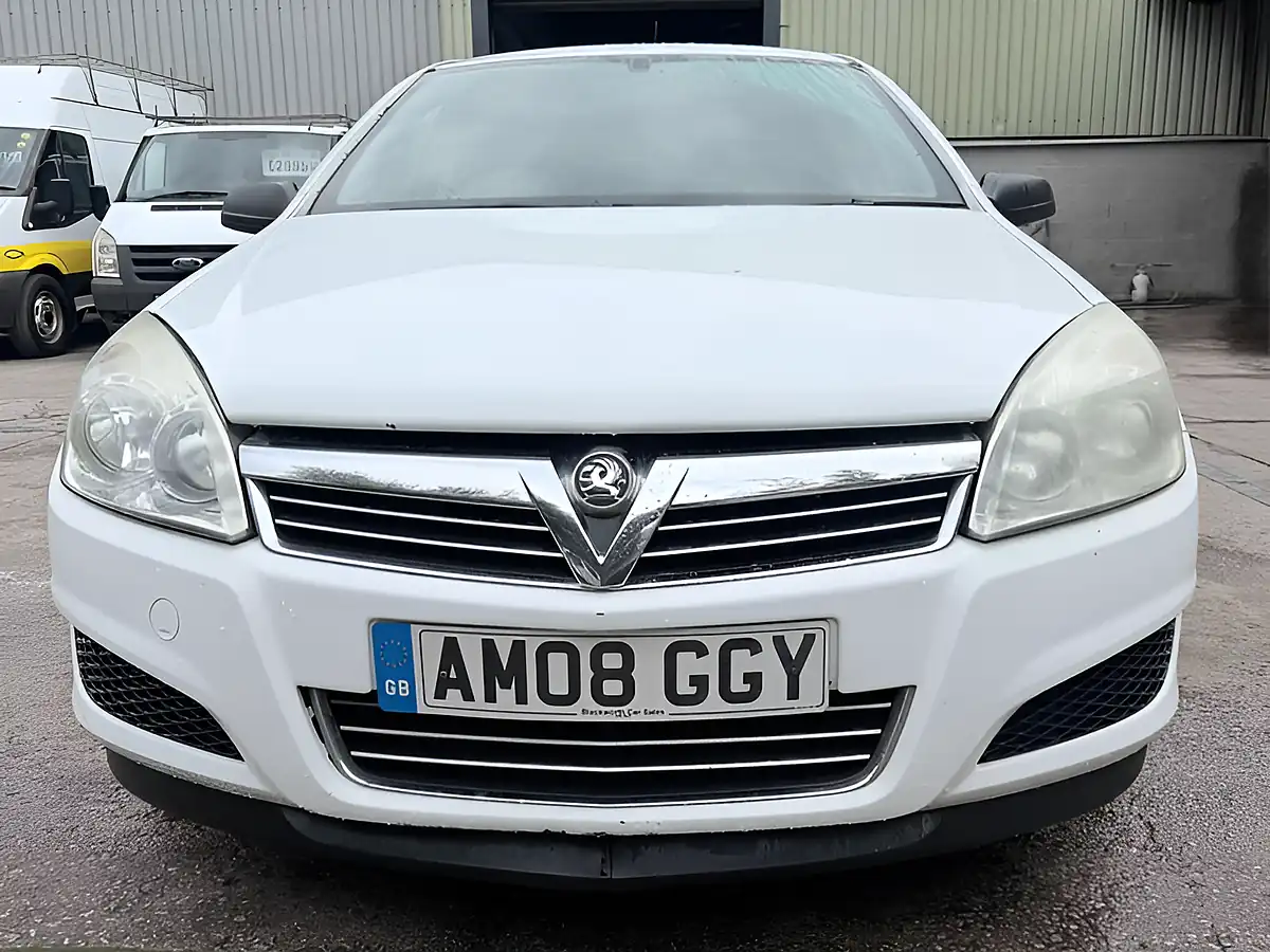 Used 2008 Vauxhall Astra Club White - Interior and Exterior details 8