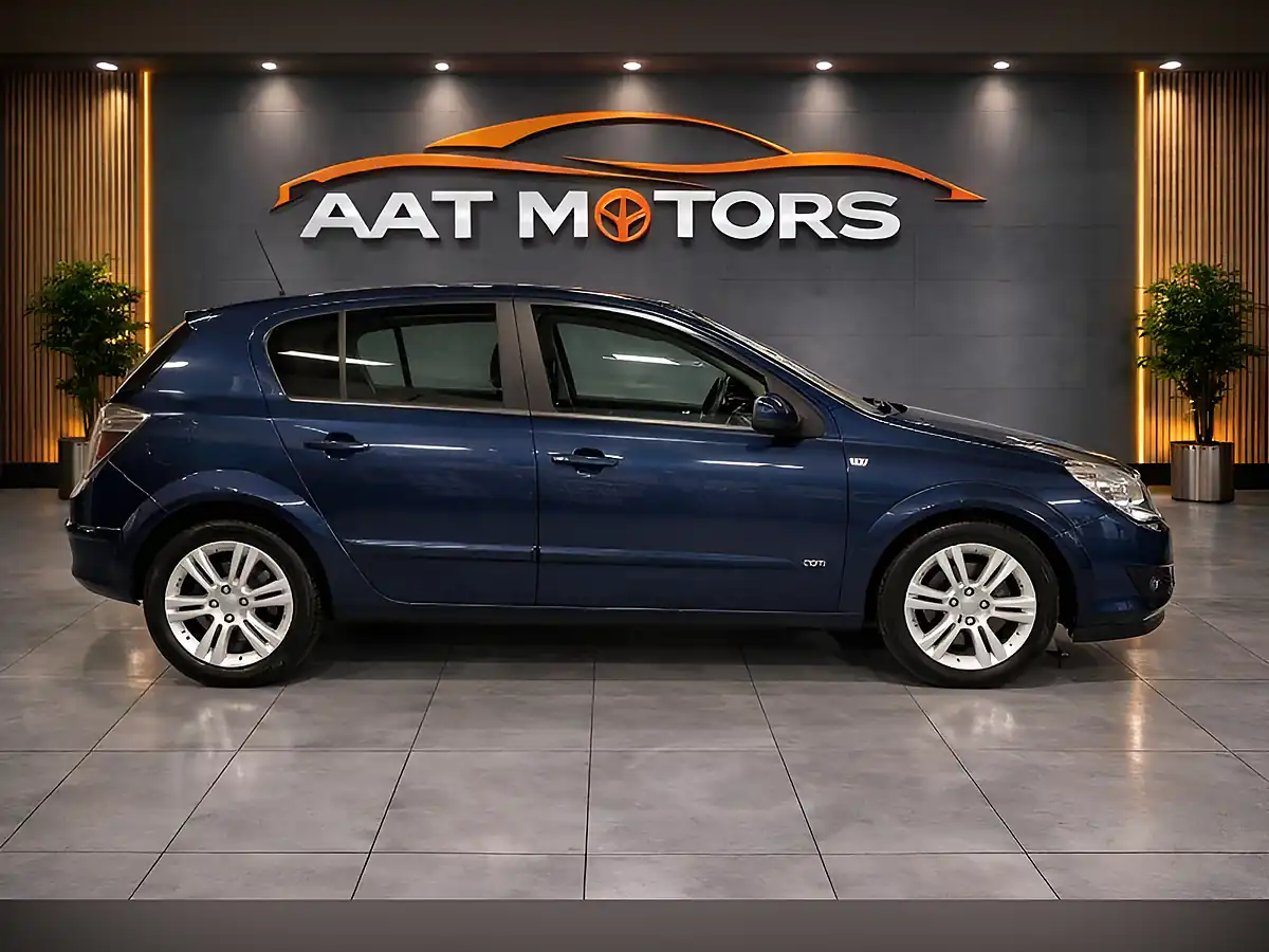Used 2008 Vauxhall Astra Design a Blue - Interior and Exterior details 3