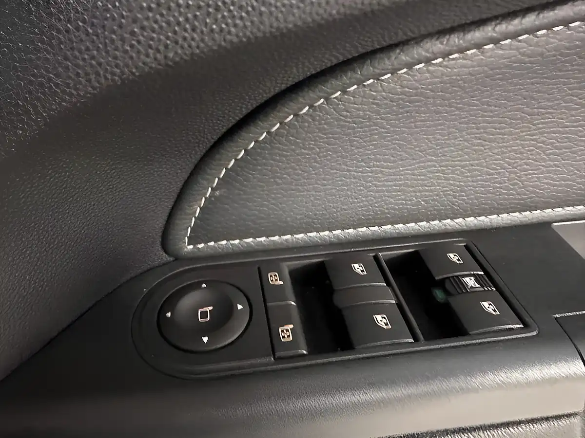 Used 2008 Vauxhall Astra Design a Blue - Interior and Exterior details 9
