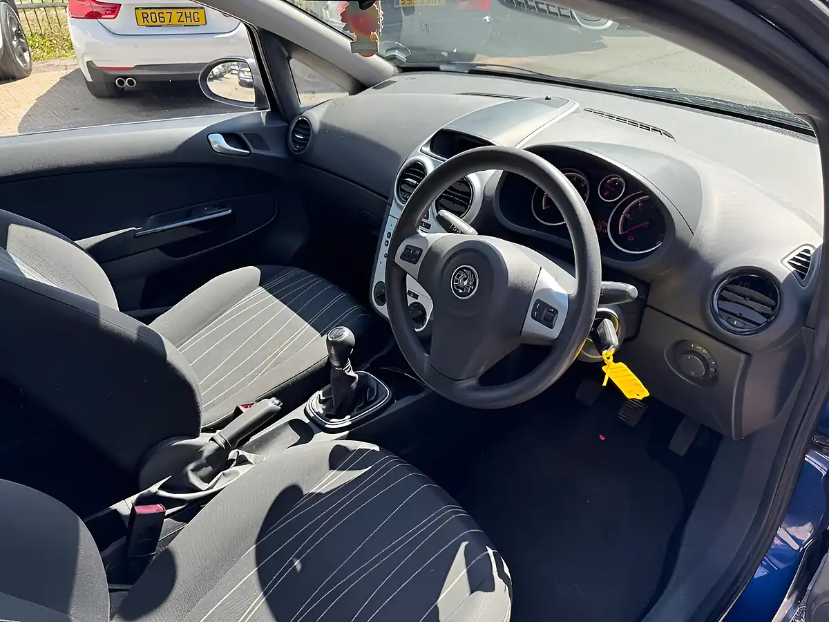 Used 2008 Vauxhall Corsa Club Blue - Interior and Exterior details 9