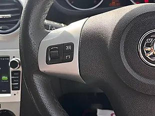 Used 2008 Vauxhall Corsa Sxi Red - Interior and Exterior details 17