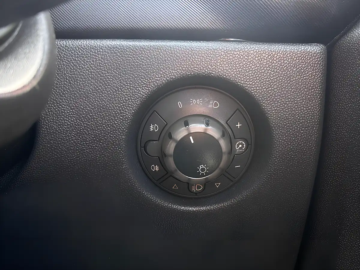 Used 2008 Vauxhall Corsa Sxi Red - Interior and Exterior details 18