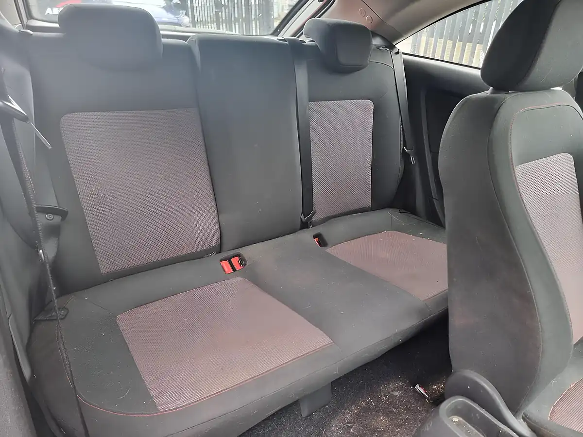 Used 2008 Vauxhall Corsa Sxi Silver - Interior and Exterior details 7