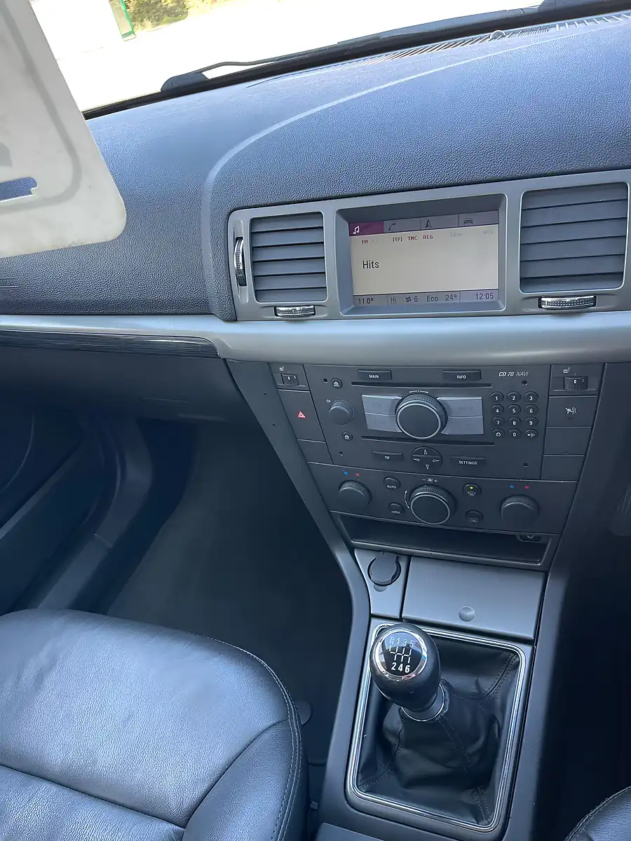 Used 2008 Vauxhall Vectra Elite Blue - Interior and Exterior details 10