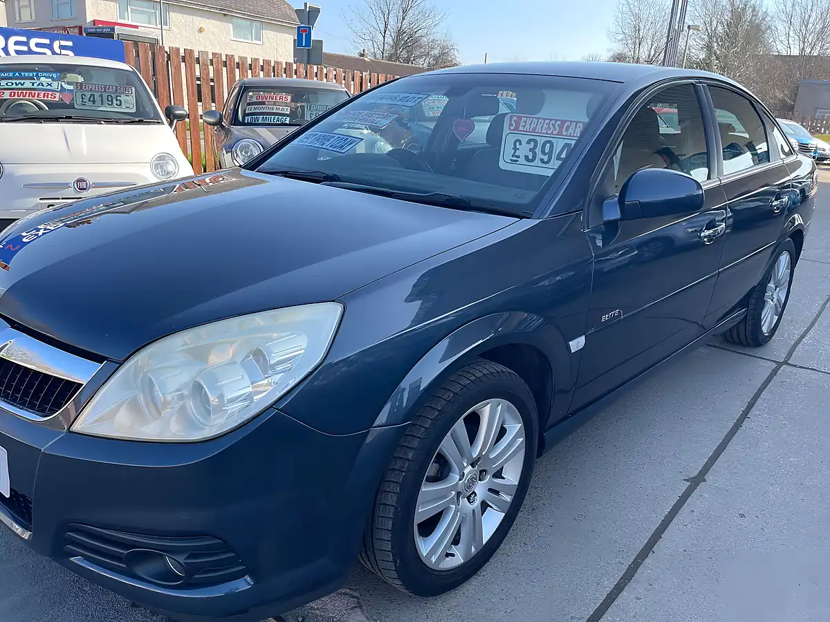 Used 2008 Vauxhall Vectra Elite Blue - Interior and Exterior details 17