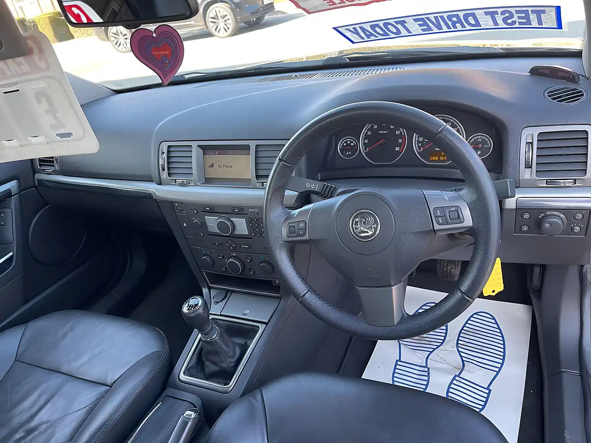 Used 2008 Vauxhall Vectra Elite Blue - Interior and Exterior details 7