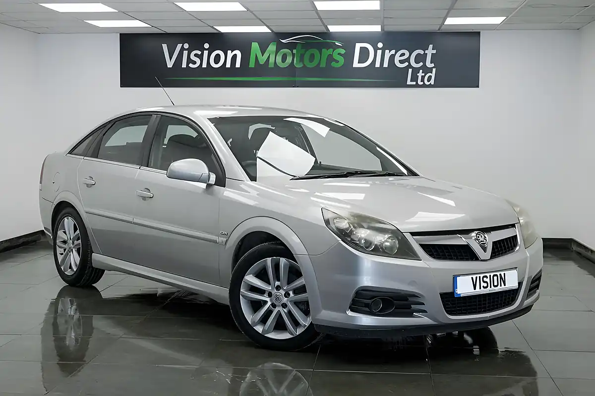 Used 2008 Vauxhall Vectra Sri Silver - Front View