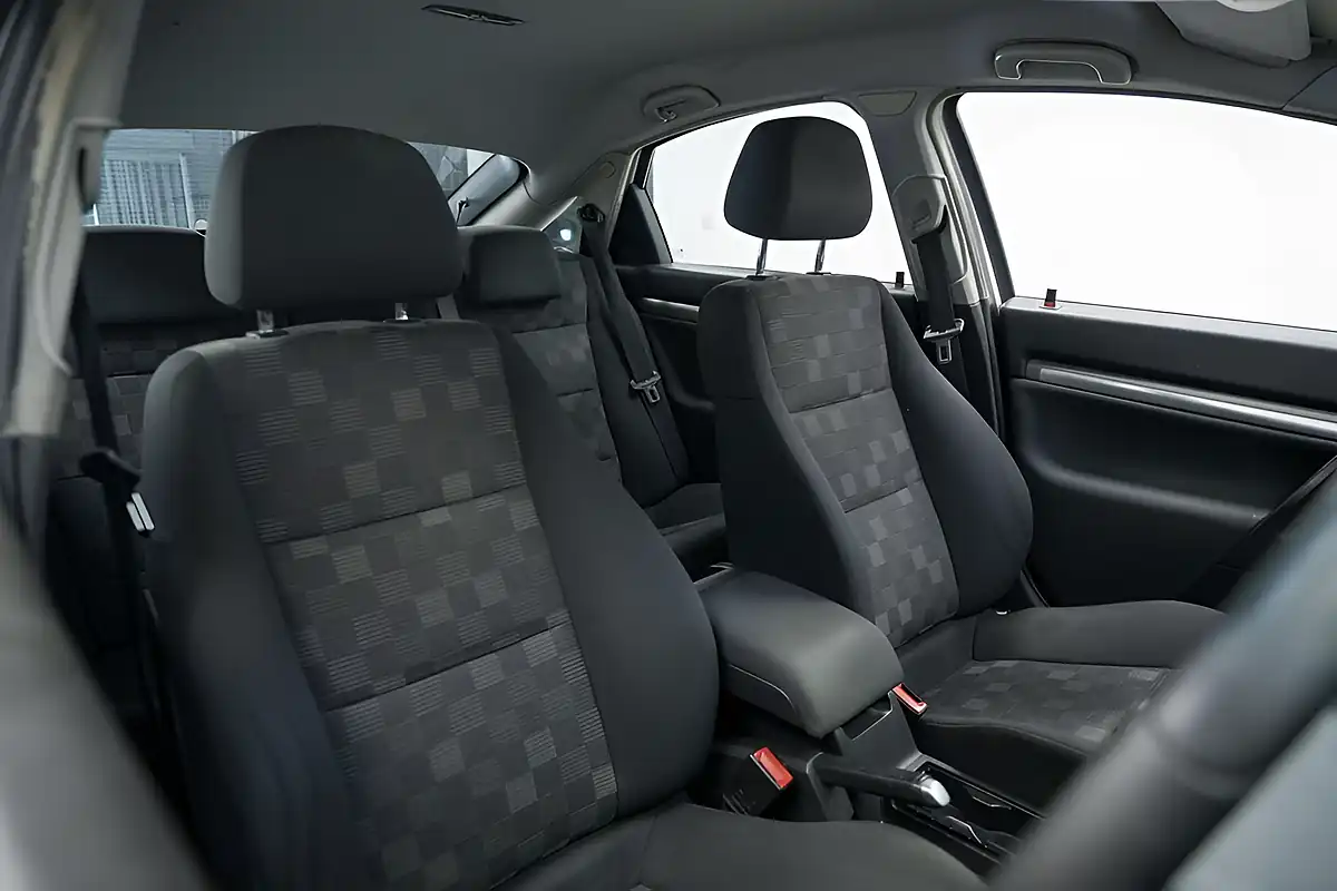 Used 2008 Vauxhall Vectra Sri Silver - Interior and Exterior details 10