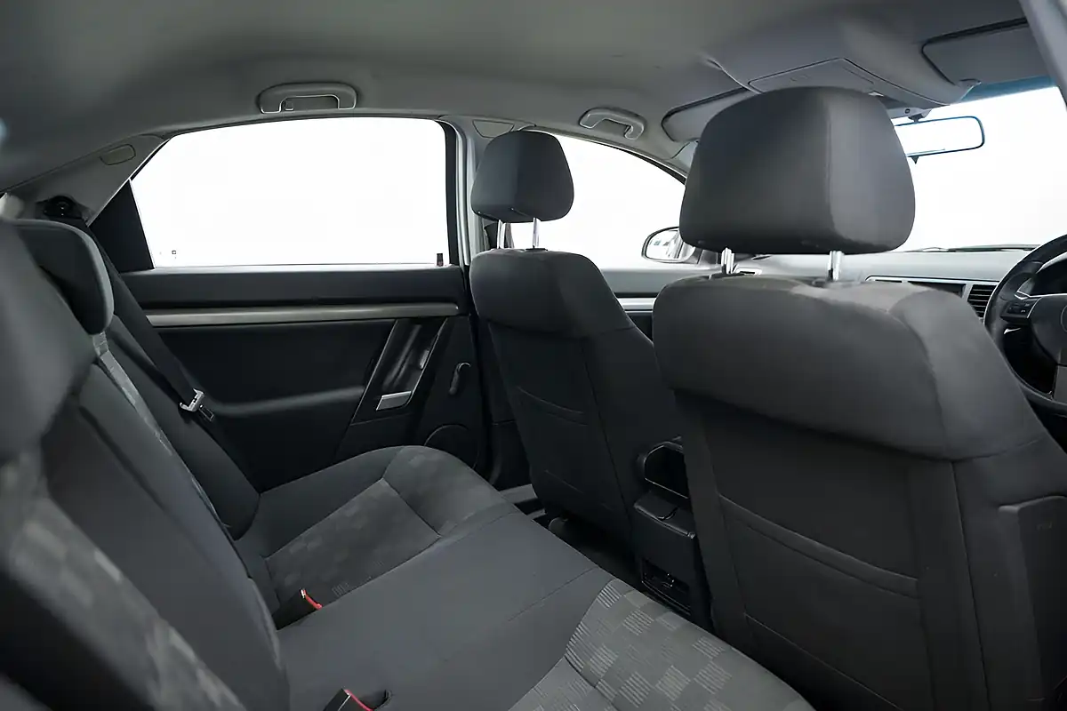 Used 2008 Vauxhall Vectra Sri Silver - Interior and Exterior details 12