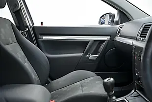 Used 2008 Vauxhall Vectra Sri Silver - Interior and Exterior details 15