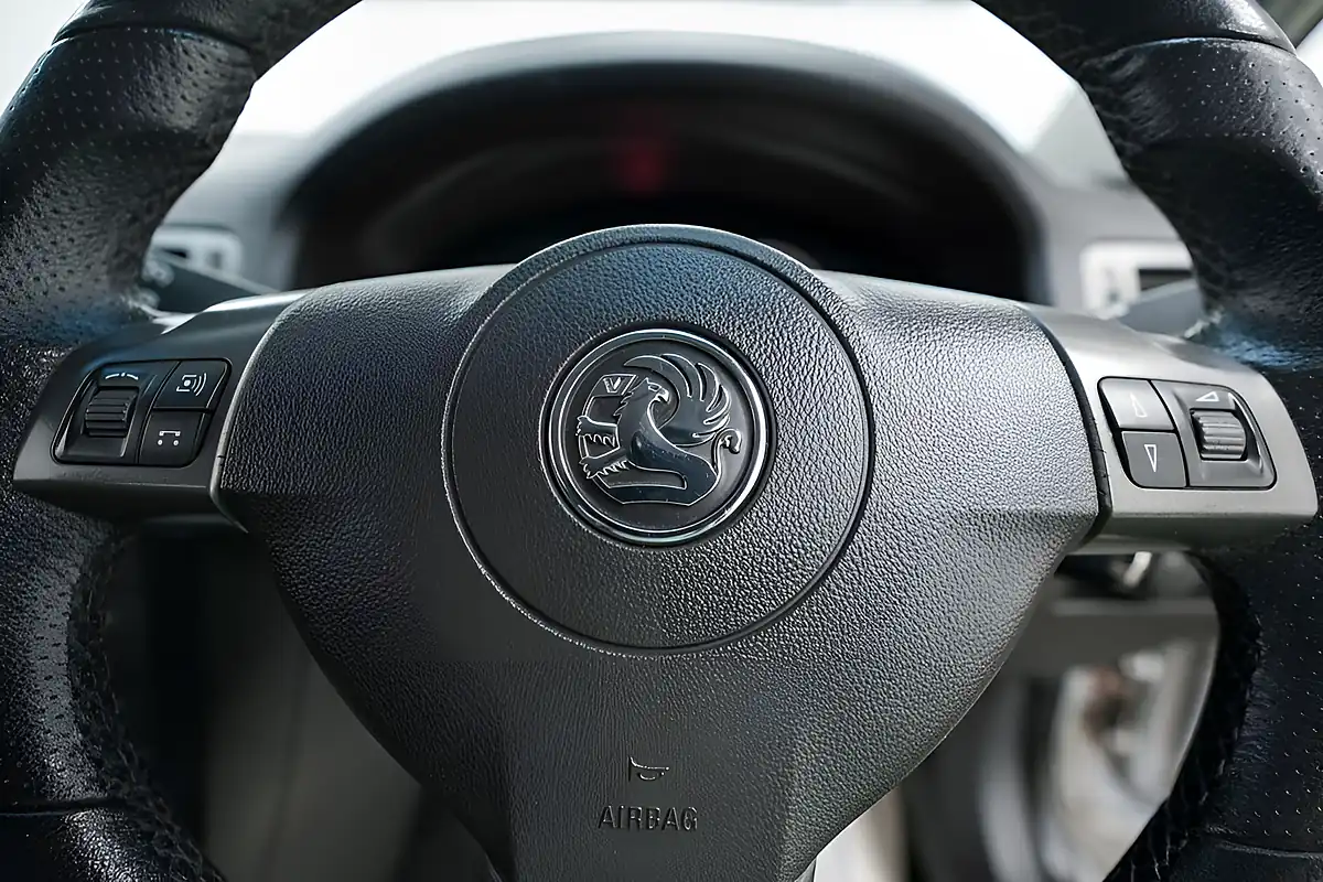 Used 2008 Vauxhall Vectra Sri Silver - Interior and Exterior details 18