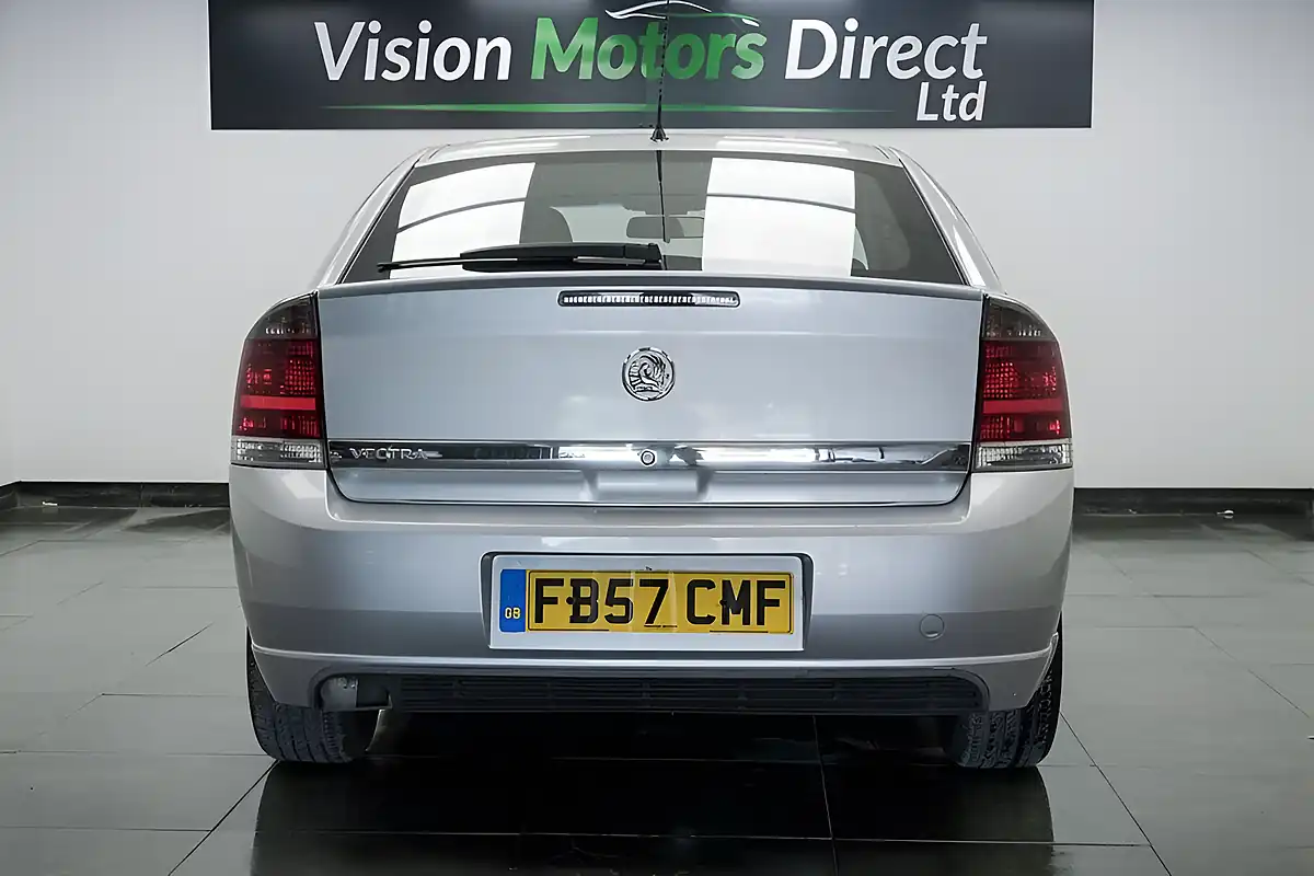Used 2008 Vauxhall Vectra Sri Silver - Interior and Exterior details 2