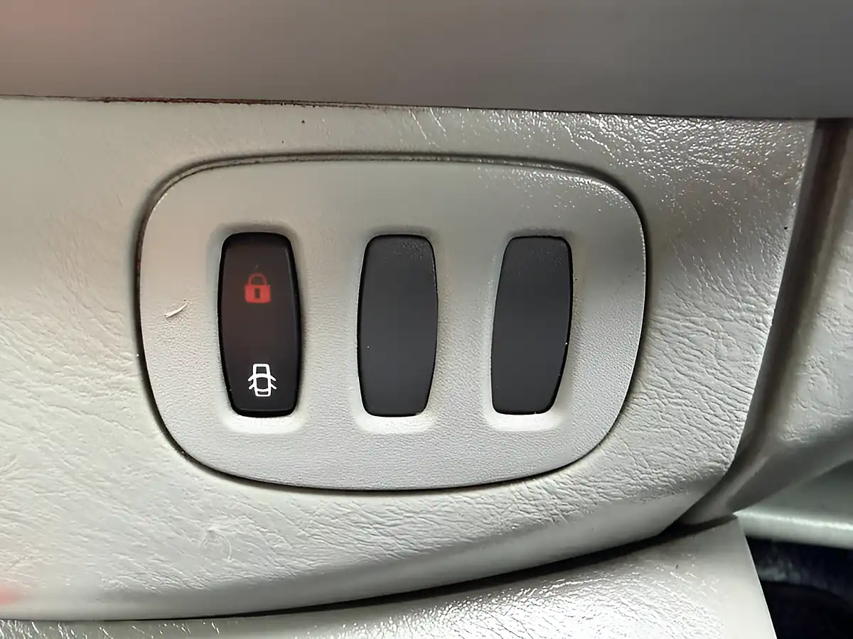 Used 2008 Vauxhall Vivaro Panel Van L3 Blue - Interior and Exterior details 12