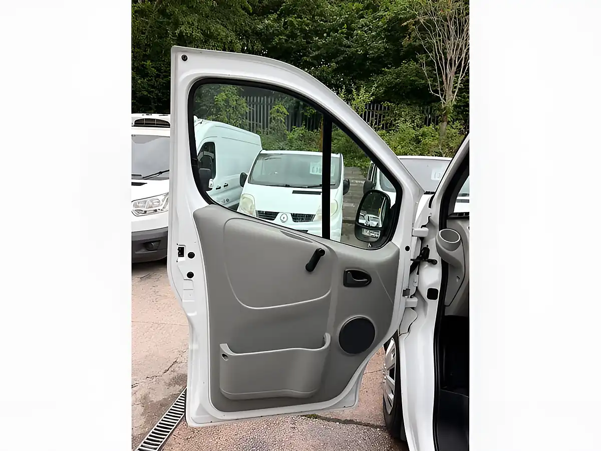 Used 2008 Vauxhall Vivaro Panel Van L3 Blue - Interior and Exterior details 6
