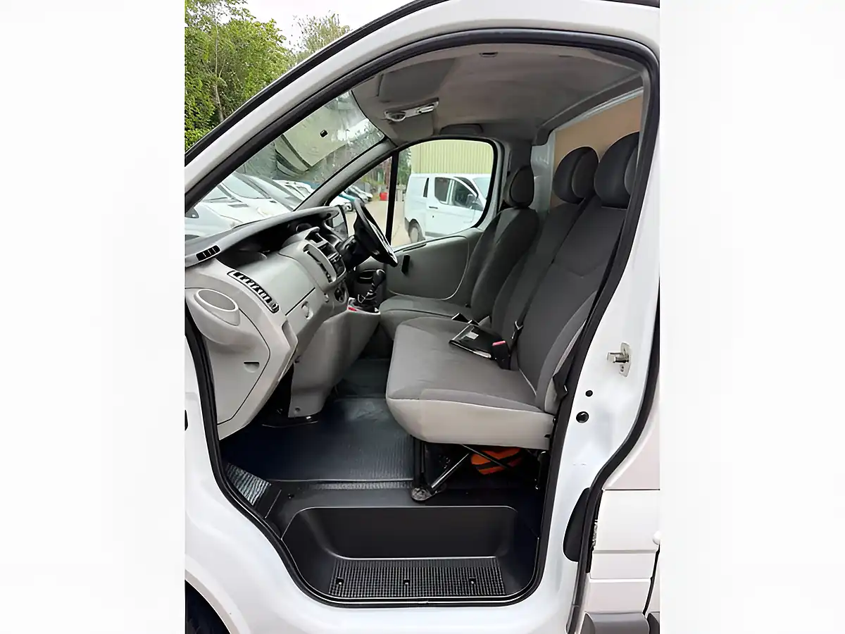 Used 2008 Vauxhall Vivaro Panel Van L3 Blue - Interior and Exterior details 8
