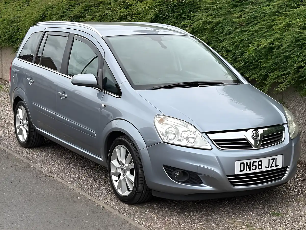 Used 2008 Vauxhall Zafira Design Silver - Interior and Exterior details 4