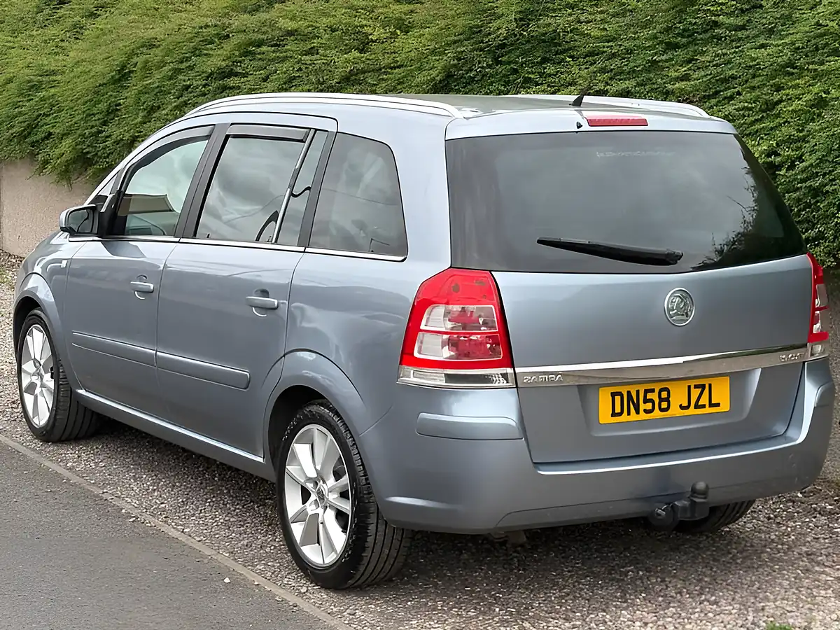 Used 2008 Vauxhall Zafira Design Silver - Interior and Exterior details 5