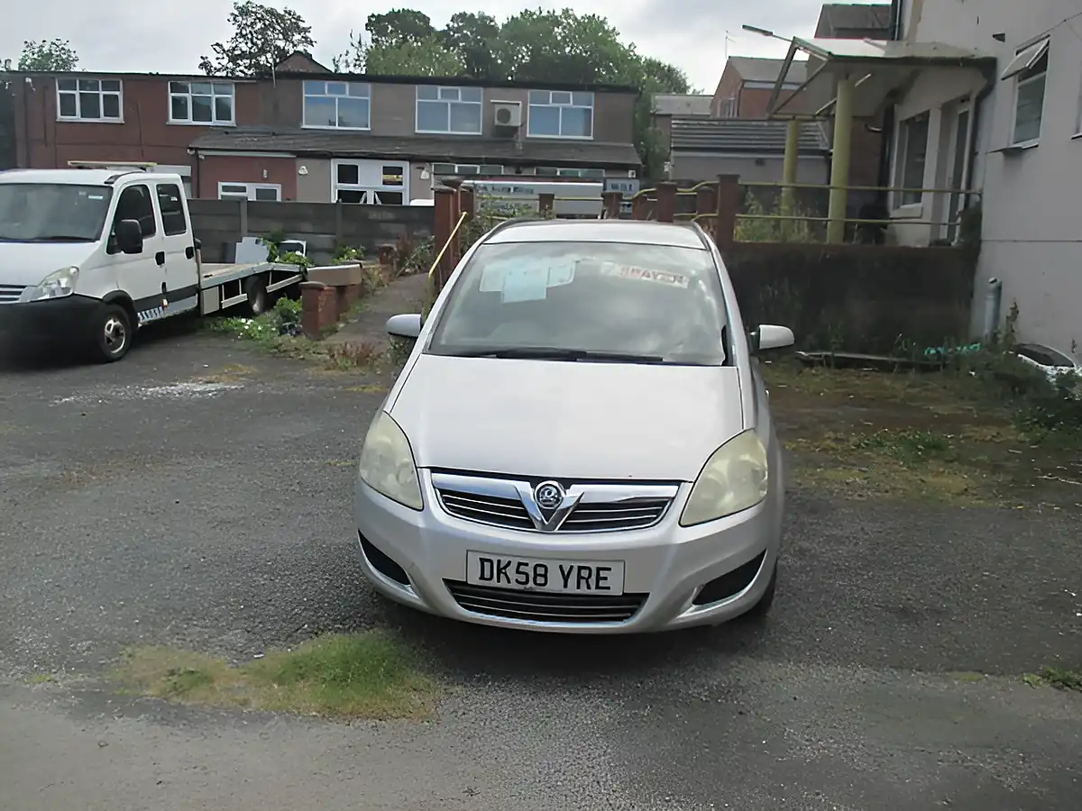 Used 2008 Vauxhall Zafira Life Silver - Front View