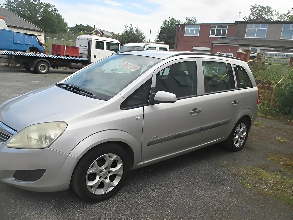 Used 2008 Vauxhall Zafira Life Silver - Interior and Exterior details 3