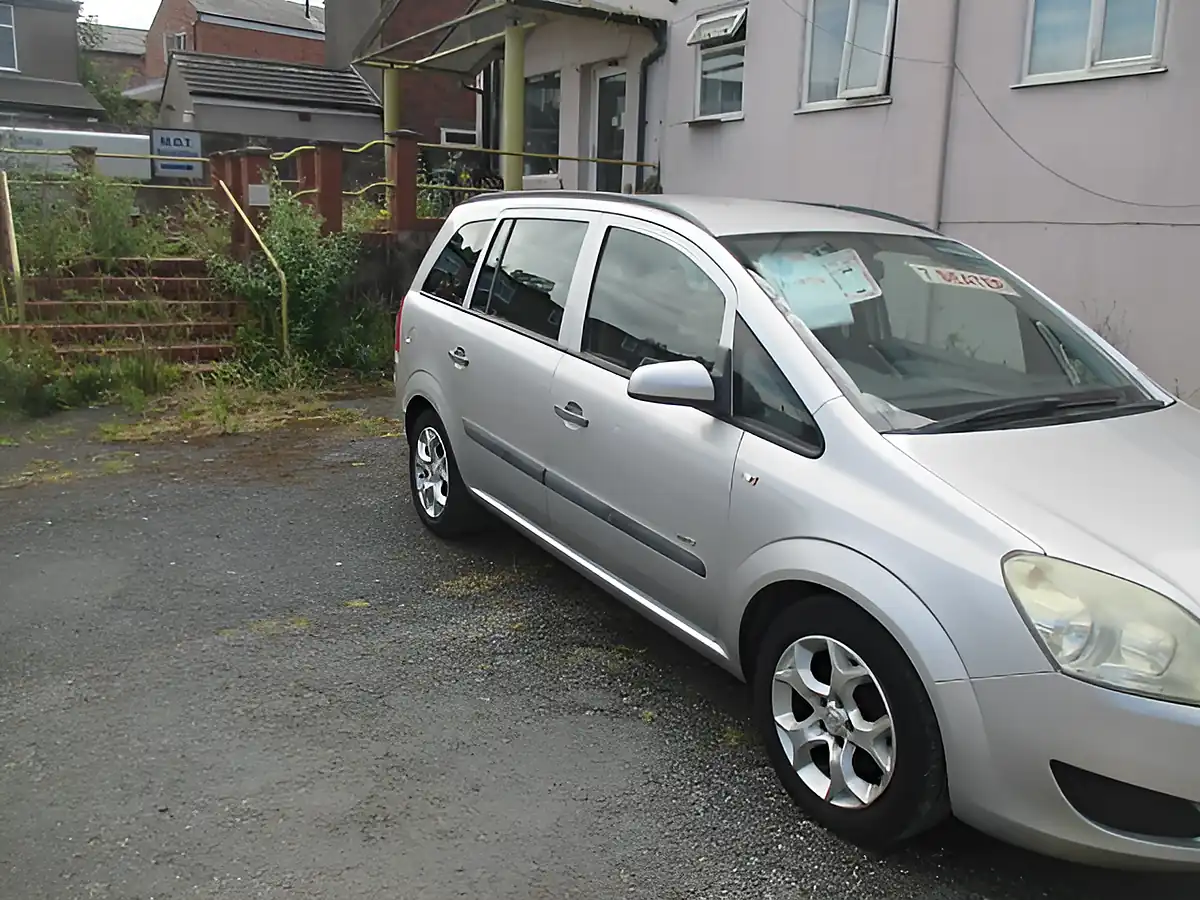 Used 2008 Vauxhall Zafira Life Silver - Interior and Exterior details 4