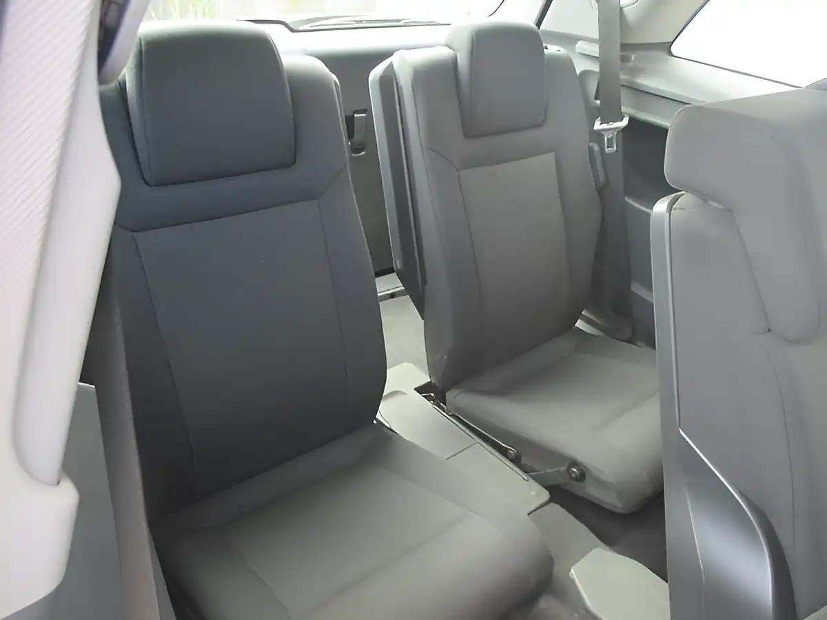 Used 2008 Vauxhall Zafira Life Silver - Interior and Exterior details 8