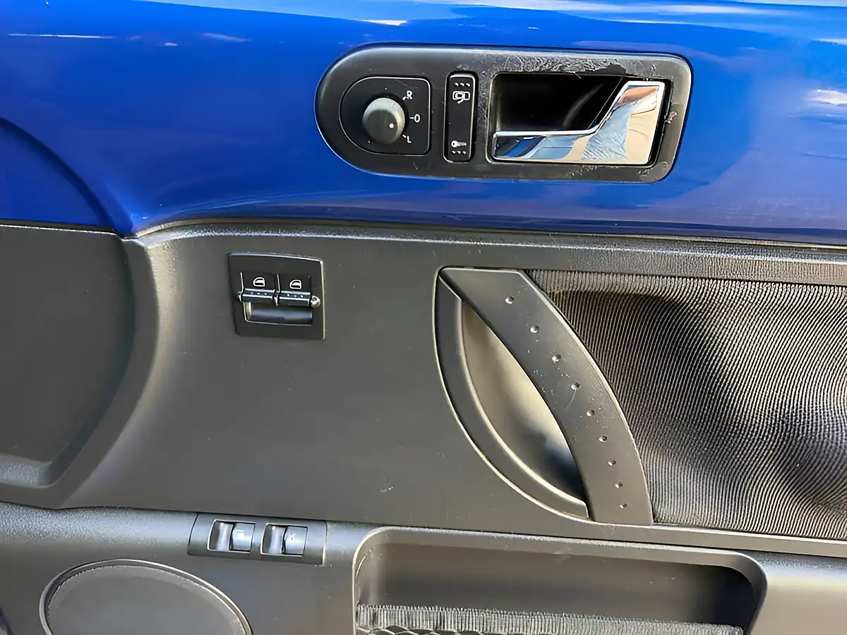 Used 2008 Volkswagen Beetle Luna Blue - Interior and Exterior details 13