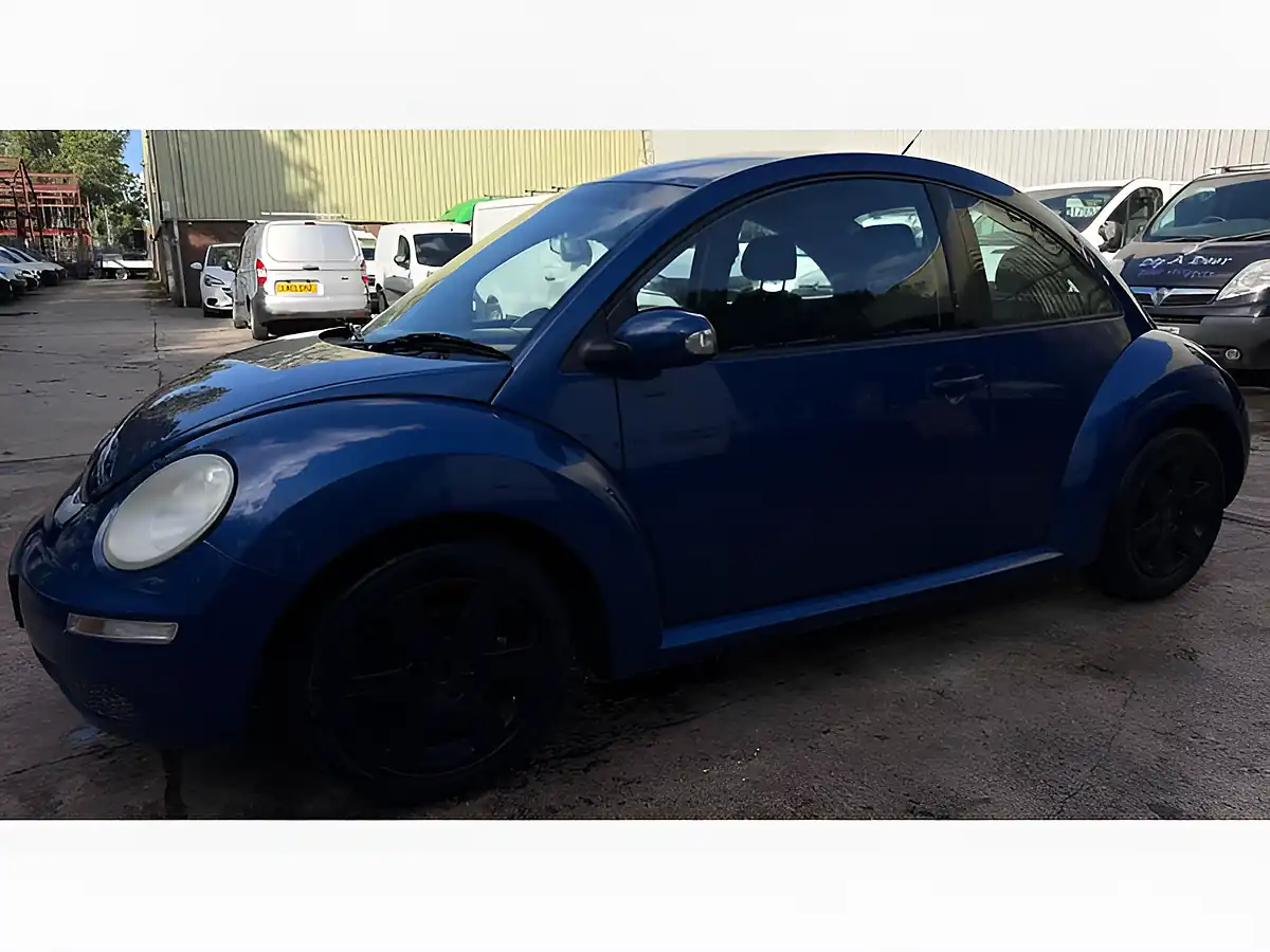 Used 2008 Volkswagen Beetle Luna Blue - Interior and Exterior details 8