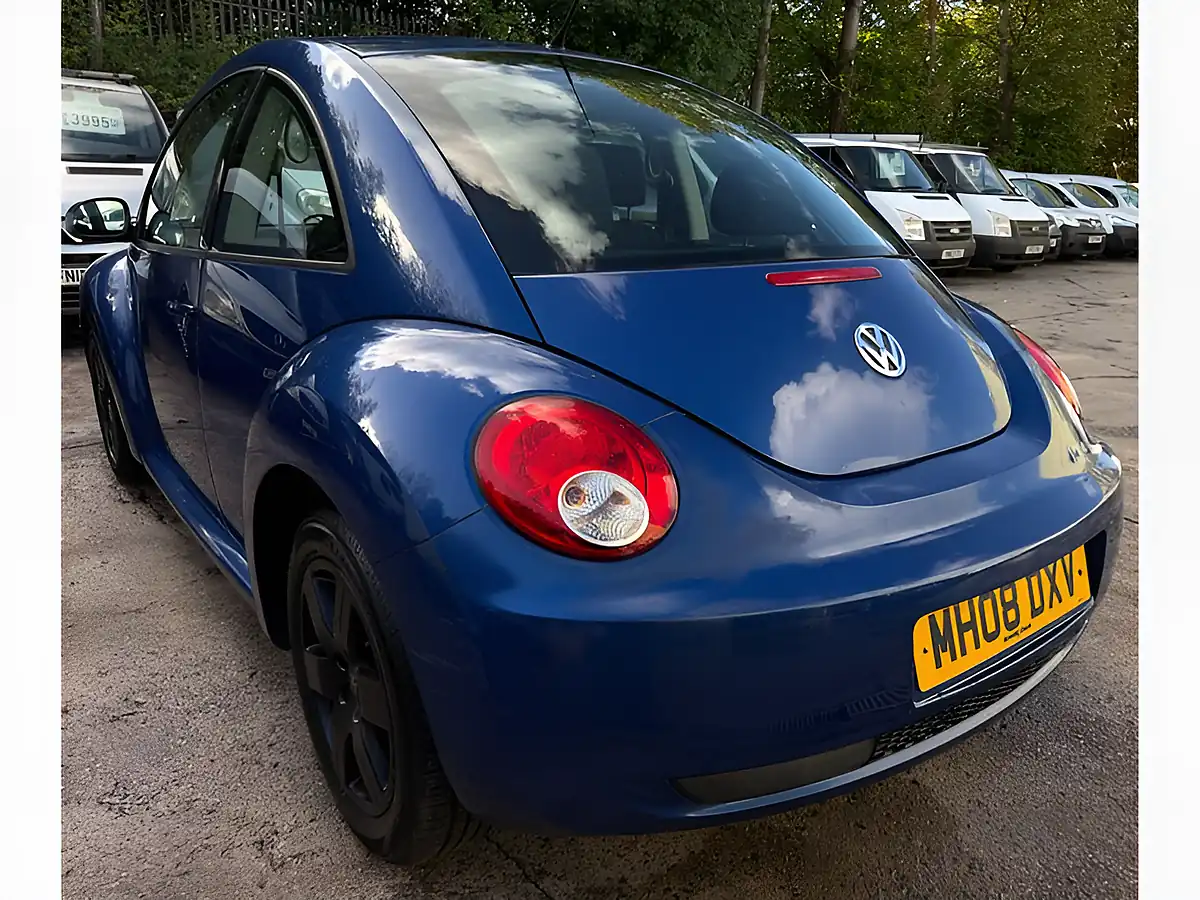 Used 2008 Volkswagen Beetle Luna Blue - Interior and Exterior details 9