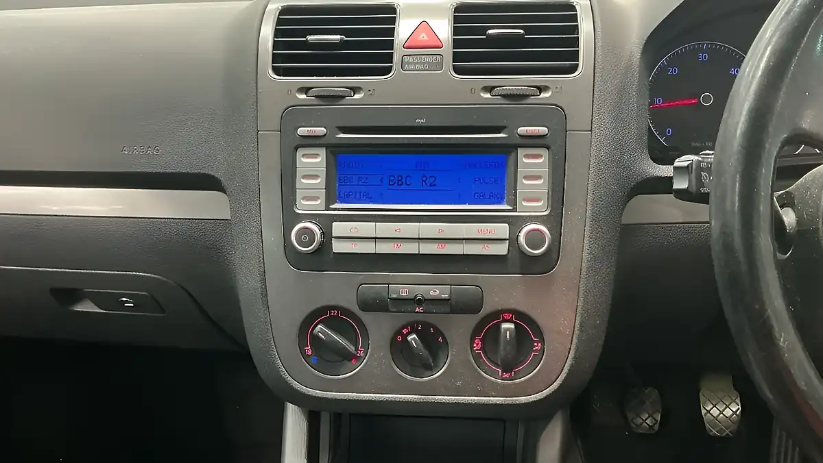 Used 2008 Volkswagen Golf Match Silver - Interior and Exterior details 11