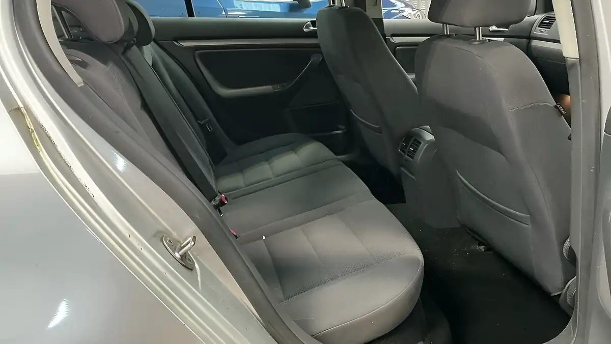 Used 2008 Volkswagen Golf Match Silver - Interior and Exterior details 14
