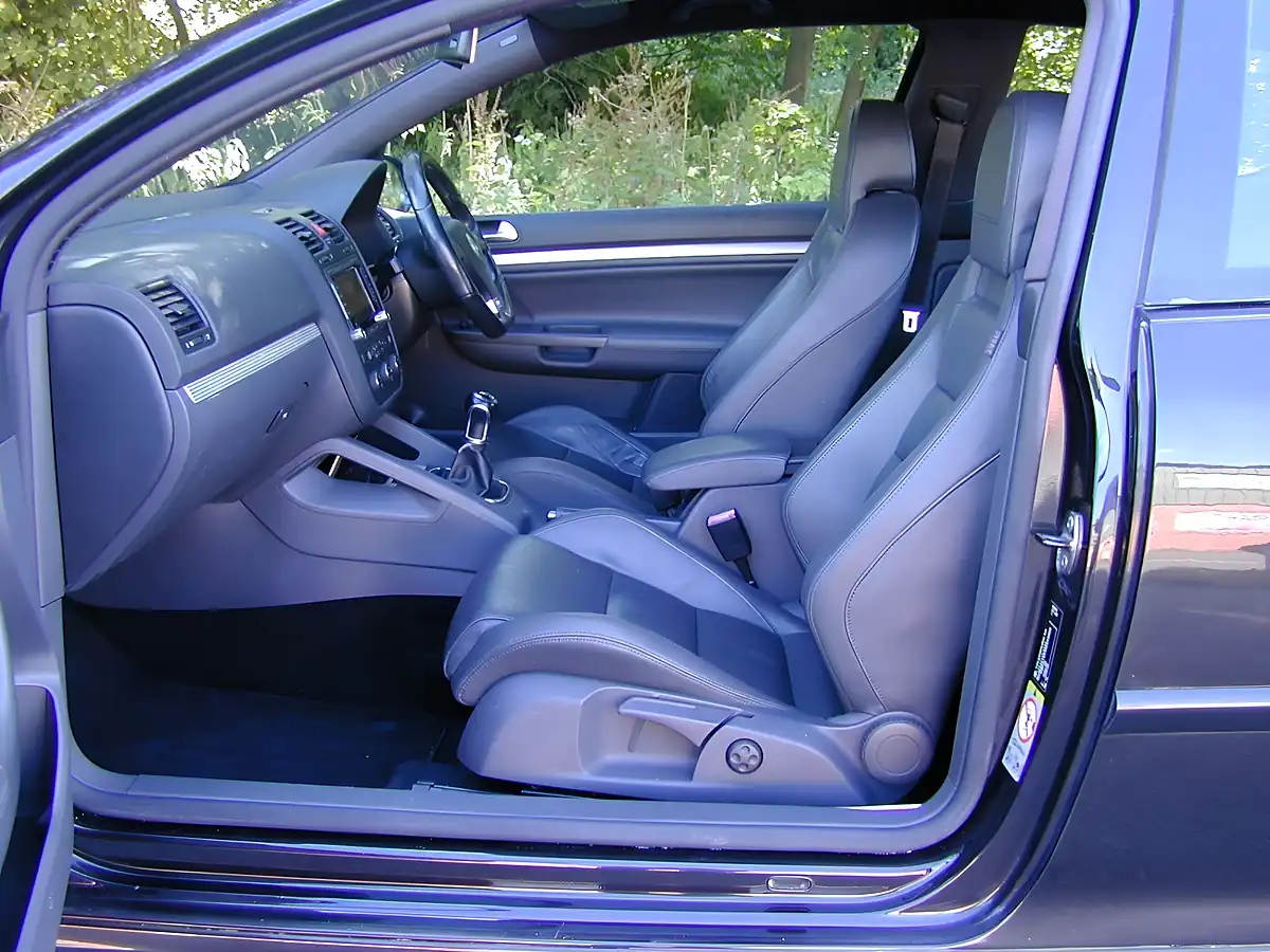 Used 2008 Volkswagen Golf R32 Black - Interior and Exterior details 14